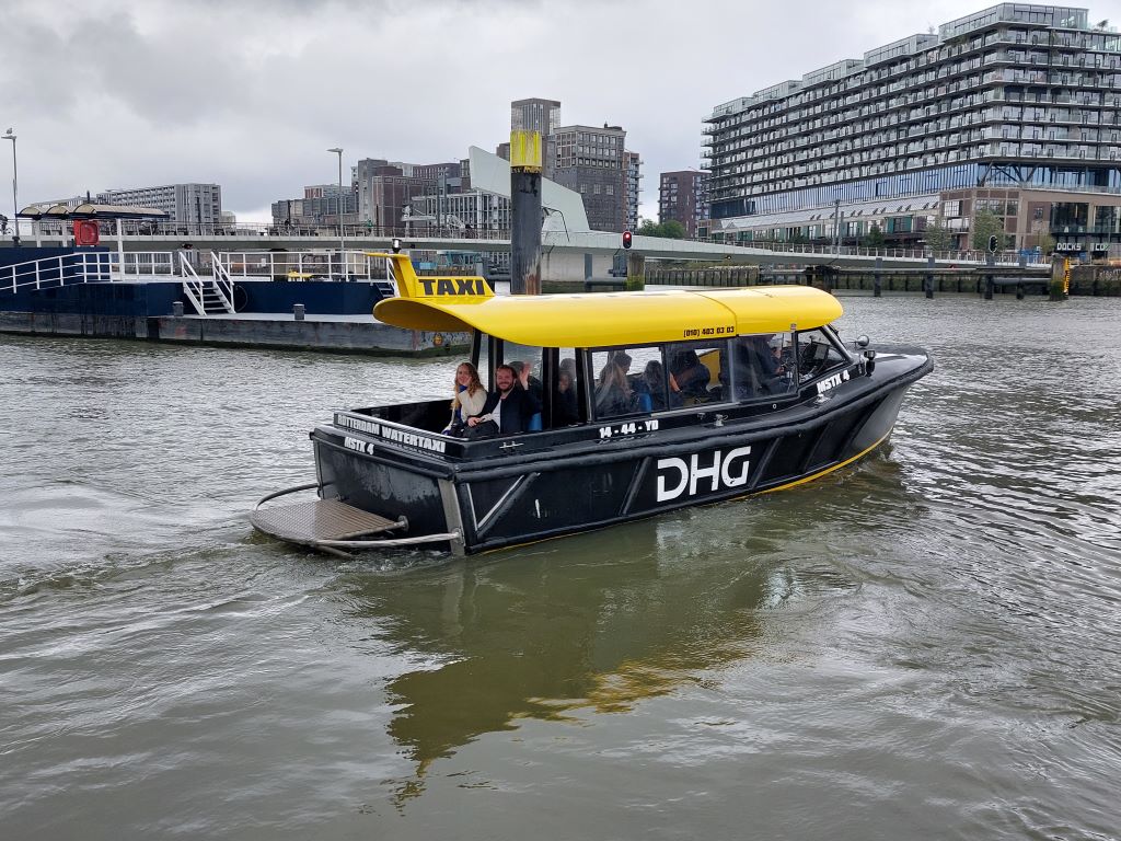 Afb.7. Met de watertaxi van Kaapse Kaap naar Kaapse Wil’ns